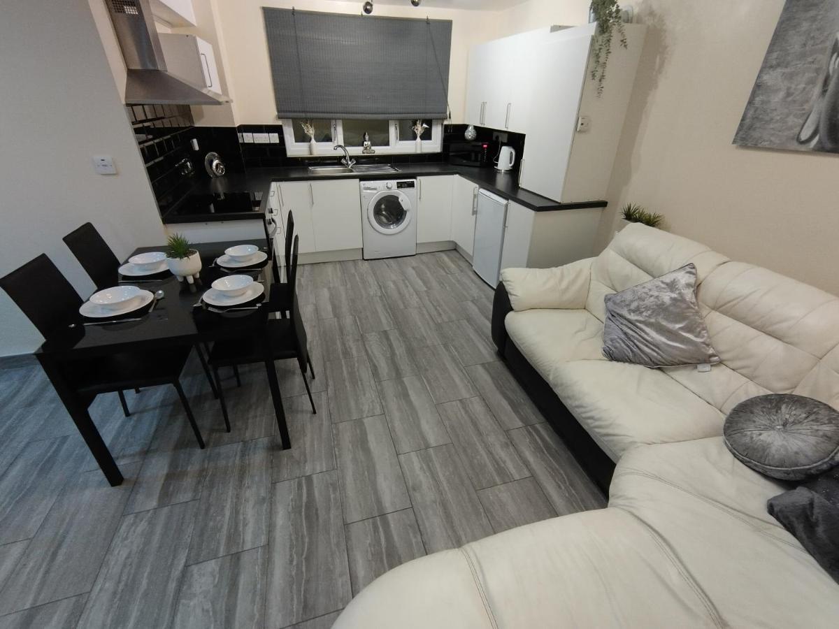Queens Holiday Apartment Pembroke Dock Kültér fotó