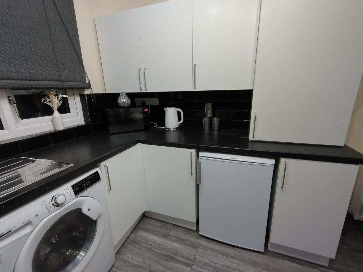 Queens Holiday Apartment Pembroke Dock Kültér fotó